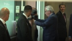 Візит до Брюсселя: Зеленський, Юнкер та згадки про Порошенка – відео Візит до Брюсселя: Зеленський, Юнкер та згадки про Порошенка – відео
