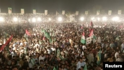 پاکستان جمهوري غورځنګ د اکتوبر پر ۱۶مه په ګوجراوالې کې له جلسې خپل احتجاجي تحریک پيل کړ.(انځور له ارشیفه)