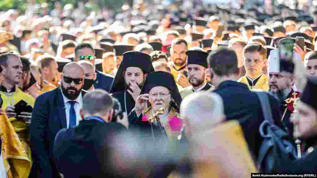 Патріарх Варфоломій відвідав Україну вже втретє. У вересні 1997 року він побував в Одесі, а в липні 2008 року – здійснив візит до Києва