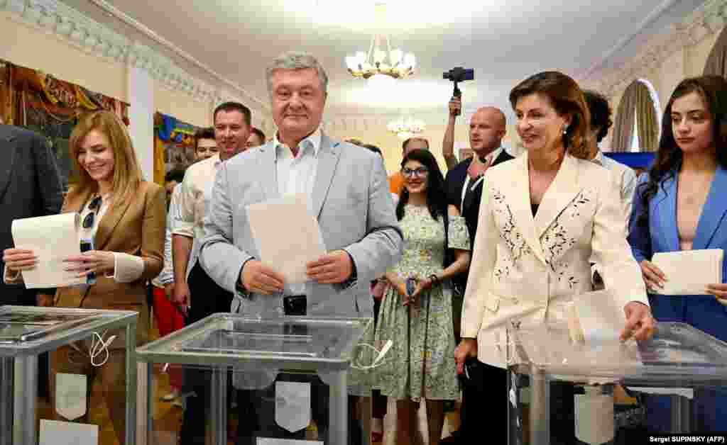 Лидер партии «Европейская солидарность», пятый президент Украины Петр Порошенко с женой Мариной