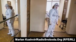 За даними МОЗ, 1 701 хворого на COVID-19 госпіталізували, 3 104 – виписали з лікарень