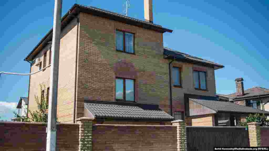 Будинок, який, за даними ЗМІ, належить сім’ї Розенка