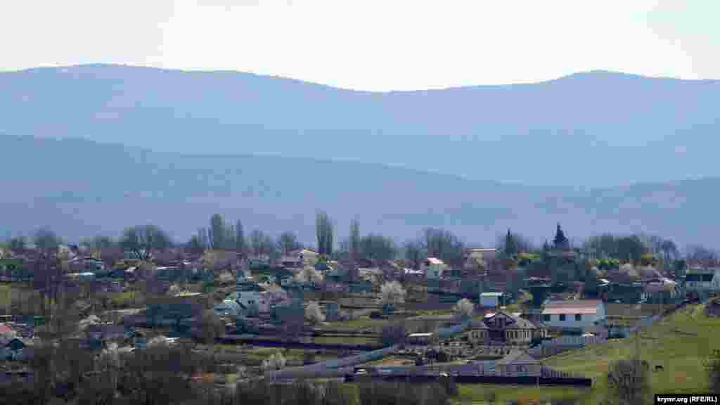 Село Передовое расположено в Байдарской долине