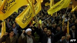 جمعی از افراد عضو بسیج