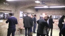 У Чехії відкрили виставку фотографій журналіста Наумлюка про репресії в Криму – це та інше у відео за тиждень У Чехії відкрили виставку фотографій журналіста Наумлюка про репресії в Криму – це та інше у відео за тиждень