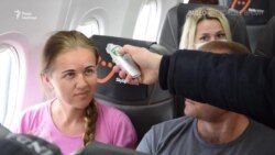 Пасажирів рейсу із Китаю перевірили в аеропорту Києва – відео Пасажирів рейсу із Китаю перевірили в аеропорту Києва – відео