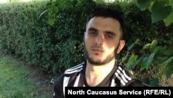 Чеченский актер Тимур Дебишев