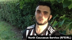 Чеченский актер Тимур Дебишев