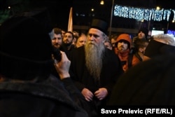Joanikije na protestu protiv donošenja Zakona o vjerskim slobodama ispred Skupštine Crne Gore u Podgorici, decembar 2019.