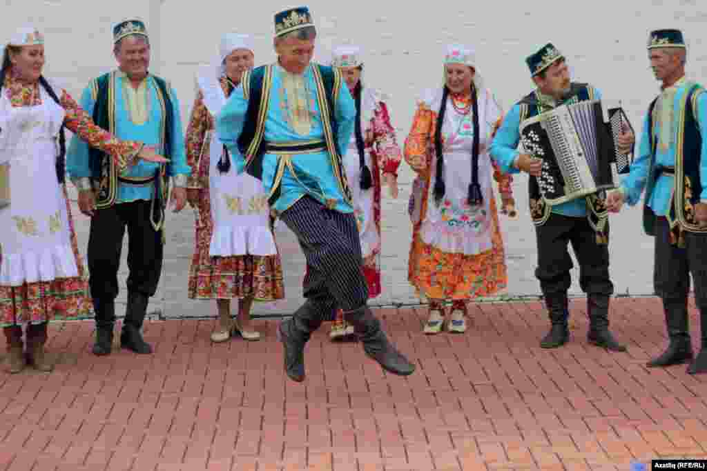 Чирмешән  районы "Умырзая" ансамбле репетиция ясый