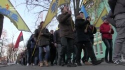 Депутат «Опозиційного блоку» відкусив вухо «азовцю». Активісти вимагають суворого покарання (відео) Депутат «Опозиційного блоку» відкусив вухо «азовцю». Активісти вимагають суворого покарання (відео)