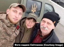 «Після мене син Руслан пішов. Доброволець. Він в штурмовій бригаді. На жаль, загинув на Бахмутському напрямку два роки тому», – Світлана