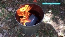 Почему «Отряды Путина» против айфонов (видео) Почему «Отряды Путина» против айфонов (видео)