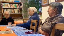 Відповідно до умов програми, проводити із бабусями та дідусями потрібно не менш ніж 30 годин на місяць