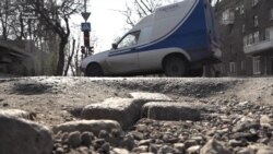 Ями на дорогах. Куди повідомити та як проконтролювати ремонт – інструкція від активістів (відео) Ями на дорогах. Куди повідомити та як проконтролювати ремонт – інструкція від активістів (відео)