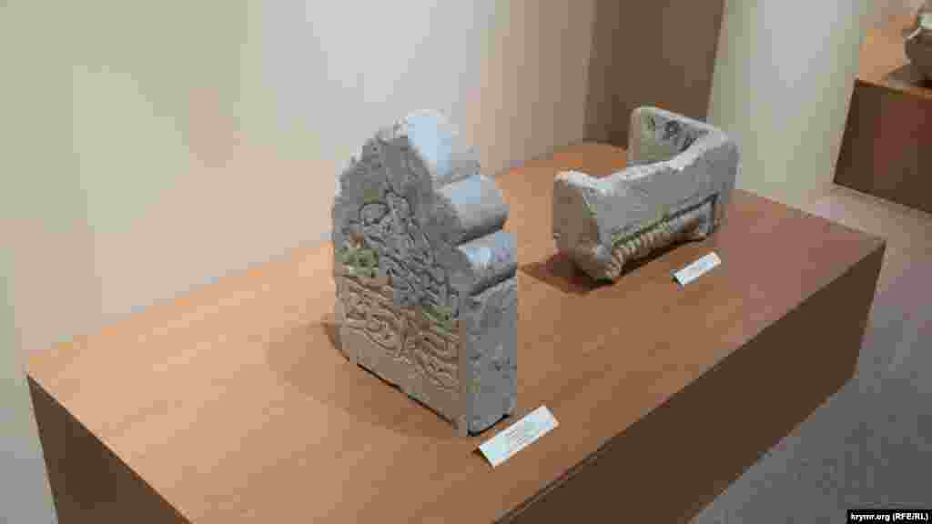 Среди городов крымского побережья выделялись Кафа и Судак – итальянские колонии, занимавшие ведущую роль в черноморской и средиземноморской торговле. На фото женское надгробие. 1349 год, Кафа