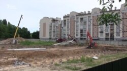 Місцеві жителі намагаються зупинити забудову землі наукового призначення (відео) Місцеві жителі намагаються зупинити забудову землі наукового призначення (відео)