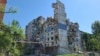 Разрушенное жилое здание в Покровске в результате постоянных российских обстрелов, май 2025 года
