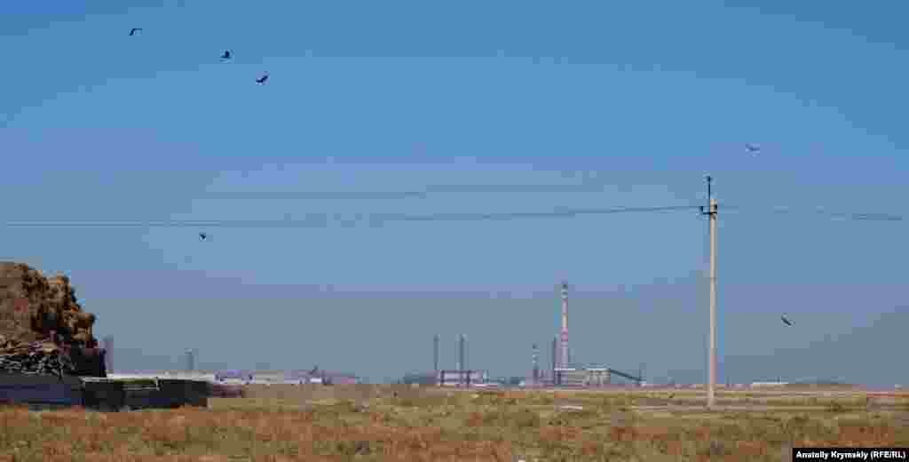 Заводские трубы «Крымского титана» не дымят. Но крымские власти все же собираются возобновить производственный процесс на главном бюджетообразующем предприятии региона