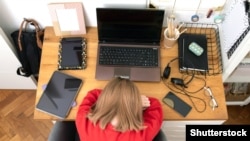 МОН радить продовжити за потреби канікули в школах.