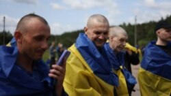 «Це не сон, люба, це реальність»: емоційні моменти зустрічі звільнених з полону бійців (відео) «Це не сон, люба, це реальність»: емоційні моменти зустрічі звільнених з полону бійців (відео)