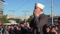 Ураза-байрам на трамвайных путях Ураза-байрам на трамвайных путях