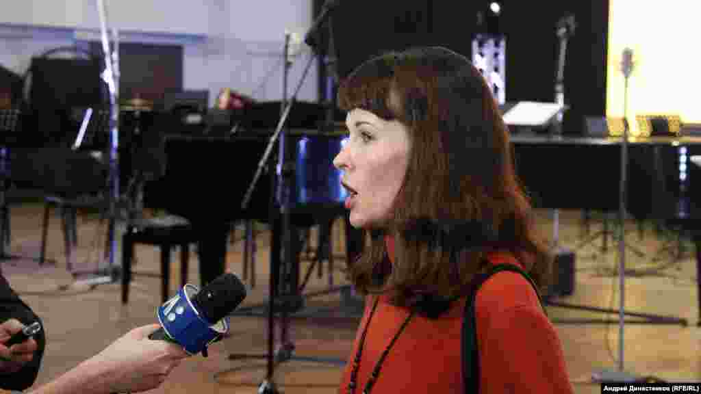 Координатор фестиваля «Крымский инжир» и член жюри Анастасия Левкова дает интервью