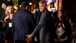 Актьорите Джордж Клуни и Адам Сандлър пристигат за премиерата на филма "Джей Кели" на фестивала AFI в Лос Анджелис, Калифорния, САЩ, 23 октомври 2025 г.