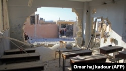 Зруйнована класна кімната у школі в селі Хаас, провінція Ідліб, Сирія, 26 жовтня 2016 року