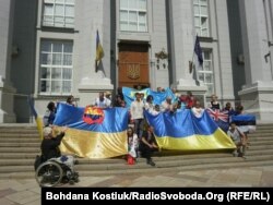 Прапори-мандрівники прибули до Національного музею історії України