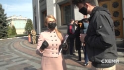 Юлія Тимошенко, до якої журналісти підійшли після засідання у Верховній Раді, говорити про «Буревісник» відмовилась