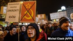 Мітинг проти призначення Зденека Ондрачека головою комісії з контролю Генеральної інспекції органів безпеки. Прага, 5 березня 2018 року