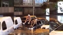 Центр Києва знову «поплив» після зливи – відео очевидців Центр Києва знову «поплив» після зливи – відео очевидців