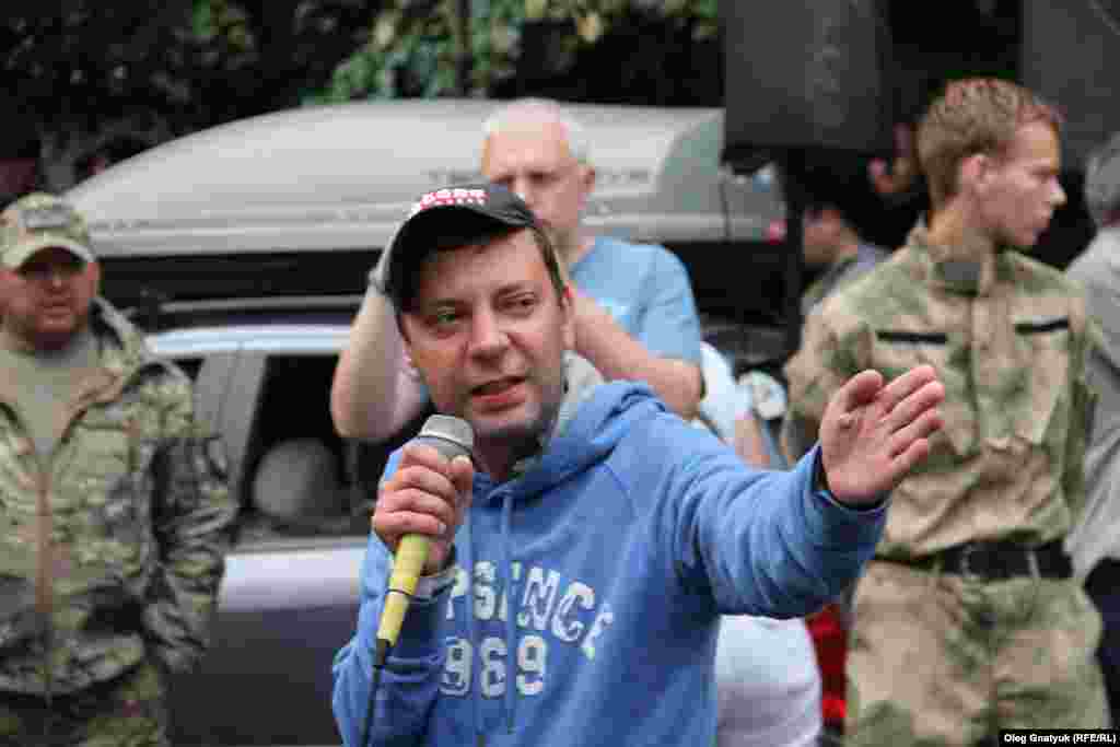 Прес-аташе руху Артем Скоропадський заявляє, що &laquo;Правий сектор&raquo; готовий дати рішучий бій владі&raquo;