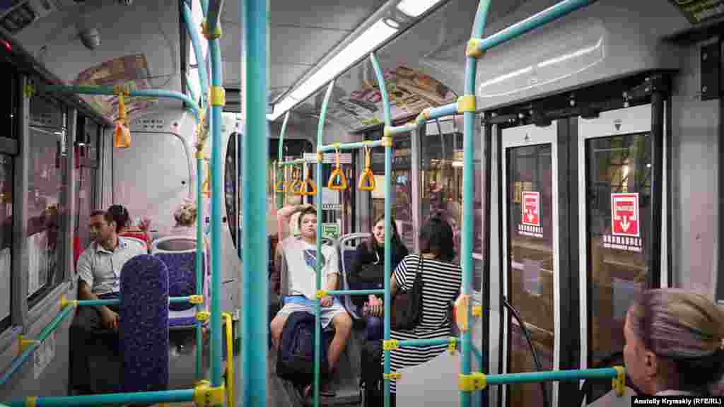 Автобус 49а после 22:00 следует по маршруту «Новый аэропорт – парк Тренева»