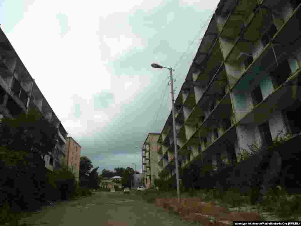 Місто Шуши так само повільно відбудовується, у зв’язку з тяжким економічним становищем країни. Основні кошти, що отримує Карабах надходять від потужної вірменської діаспори у світі.