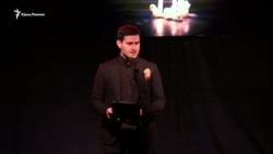 Ахтем Сейтаблаев читает стих в память о жертвах Голодомора (видео) Ахтем Сейтаблаев читает стих в память о жертвах Голодомора (видео)