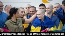 Звільнені з російського полону українські військовослужбовці. 9 червня 2025 року