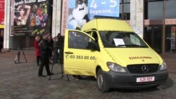 Волонтери вимагають спростити шлях автівок до військових (відео) Волонтери вимагають спростити шлях автівок до військових (відео)