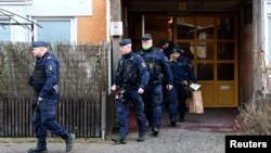 Як зазначає SVT з посиланням на поліцію, п'ятеро людей зазнали вогнепальних поранень. Фото ілюстративне