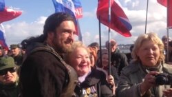 У Севастополі святкують третю річницю анексії Криму з байкерами та парадом авто (відео) У Севастополі святкують третю річницю анексії Криму з байкерами та парадом авто (відео)