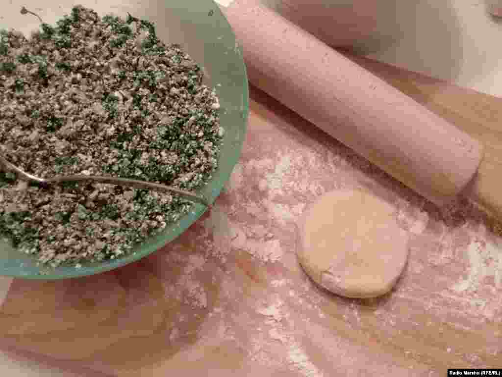 Галушкабазе къваригIуна мичIчI, нисо, пер. Амма цо-цо руччабаз мичIчIалъул бакIалда хIанкуги хIалтIизабула. 