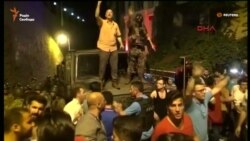 На вулиці Туреччини вийшли прихильники Ердогана (відео) На вулиці Туреччини вийшли прихильники Ердогана (відео)