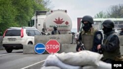Блокпост сил АТО возле Славянска, 30 апреля 2014 года