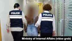 დაკავებული 15 წლის გოგო, ფოტო შინაგან საქმეთა სამინისტრომ გაასაჯაროვა