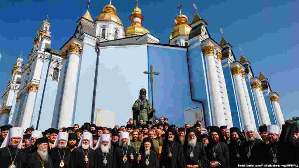 22 серпня о 9-й ранку на території собору Святої Софії в Києві під відкритим небом відбудеться урочиста Божественна літургія, яку очолять два предстоятелі – Всесвятійший Вселенський патріарх Варфоломій та Блаженніший митрополит Київський і всієї України Епіфаній