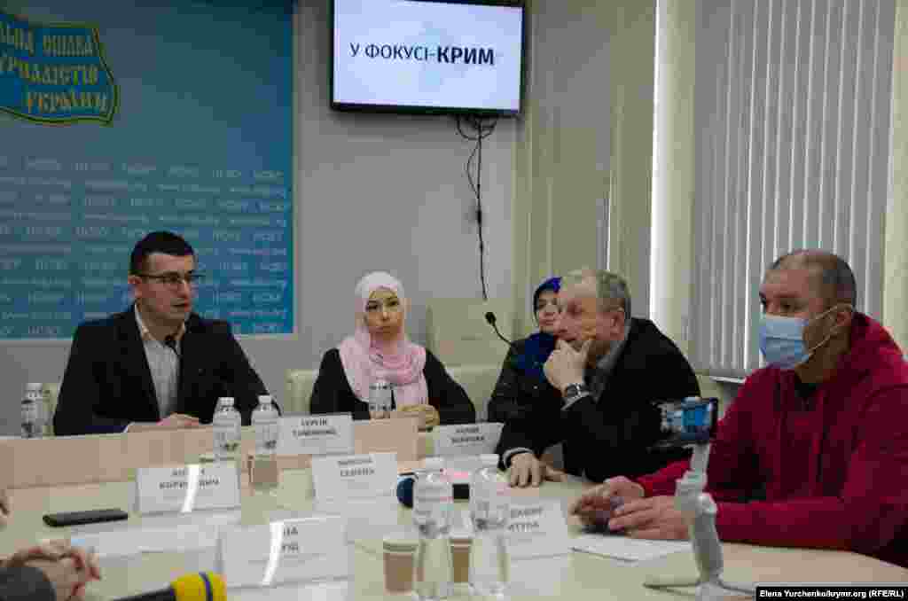 Руководитель проекта Крым.Реалии Володимир Притула рассказал о судьбе журналиста Владислава Есипенко и напомнил слова президента Радiо Свобода Джейми Флая: «Журналистика – не преступление»