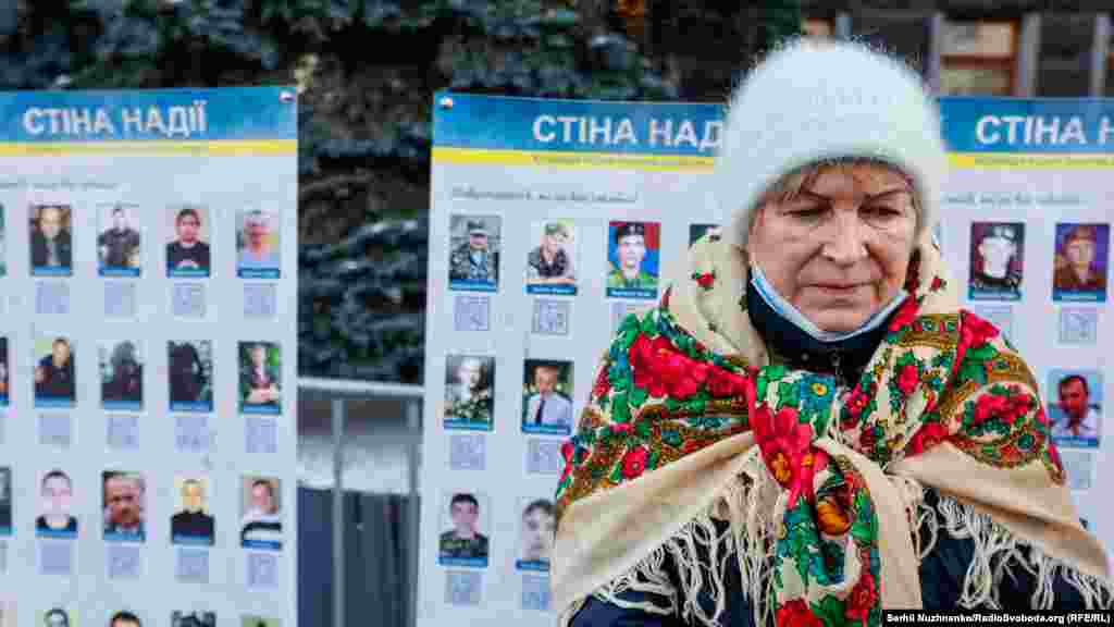 10 грудня речник української делегації в Тристоронній контактній групі (ТКГ) Олексій Арестович зазначив, що українська сторона пропонує три варіанти для обміну утримуваними особами: «13 на 13», «24 на 24» і «60 на 60» – однак Російська Федерація відкидає їх.