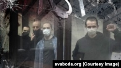 Ігар Аліневіч, Дзьмітры Дубоўскі, Дзьмітры Разановіч, Сяргей Раманаў на судзе. Архіўнае фота