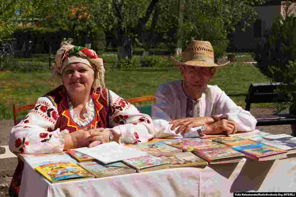 За словами решетилівських майстрів, триває процес підготовки подання на внесення полтавської вишивки «білим по білому» та її мотиву «ламана гілка» до списку об’єктів нематеріальної культурної спадщини ЮНЕСКО
